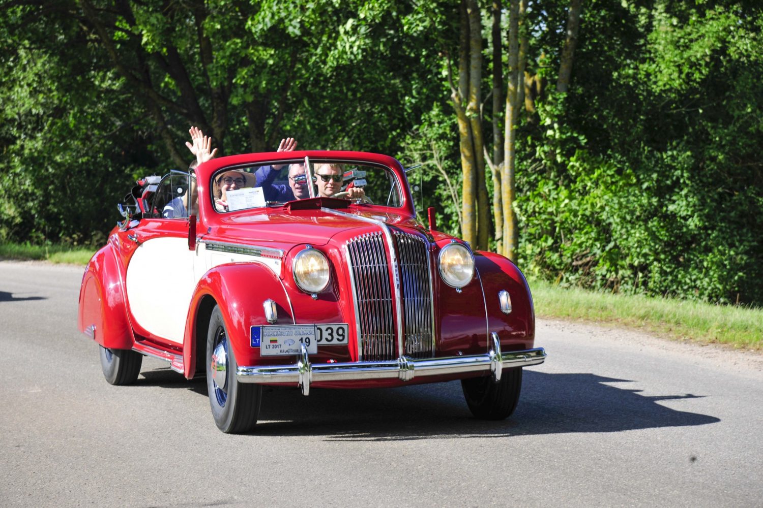Laimėtojas - geriausio senovinio automobilio kategorijoje (iki 1946) - Opel Admiral, pagamintas 1939 m. Savininkas – Jonas Ruseckas
